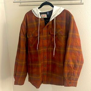NWT Wrangler zheepae button up quilted interior hooded jacket w/ pockets